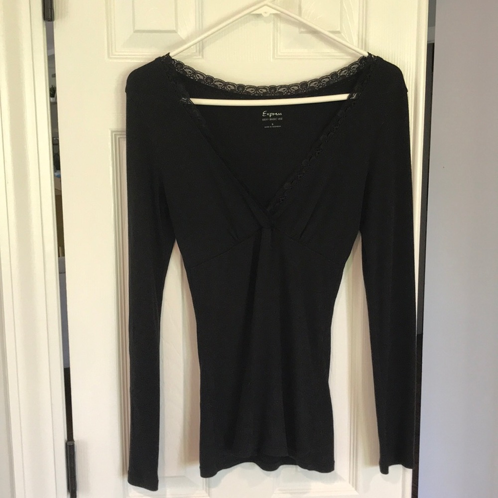 Express sexy basic Vee